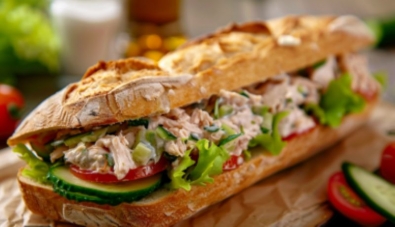 Sandwich baguette thon crudités