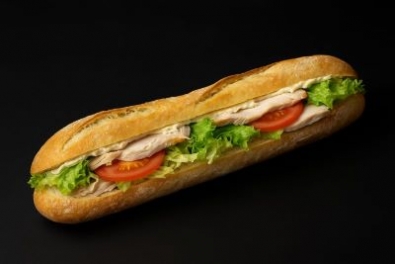 Sandwich baguette poulet crudités