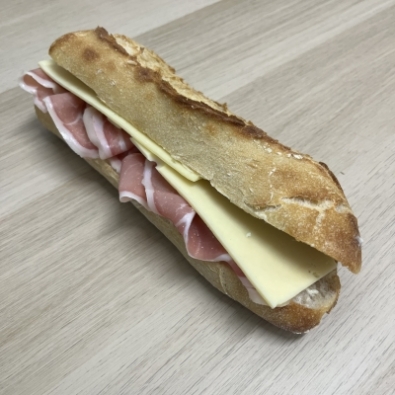 Sandwich jambon cru fromage